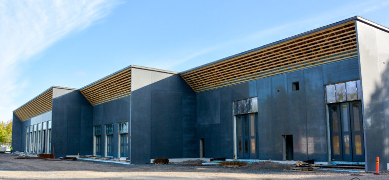Paloaseman kaupungin puoleinen sivu