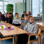 Rauman osallistuvan budjetoinnin ideoiden kehittämistyöpajan osallistujia ravintola Knuutinpojassa.