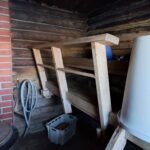 Mökin sauna sisältä.