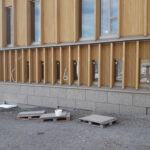 Lähikuva Karin kampuksen seinästä.