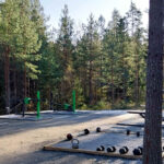 Pyytjärven ulkokuntoilualueen välineistöä.