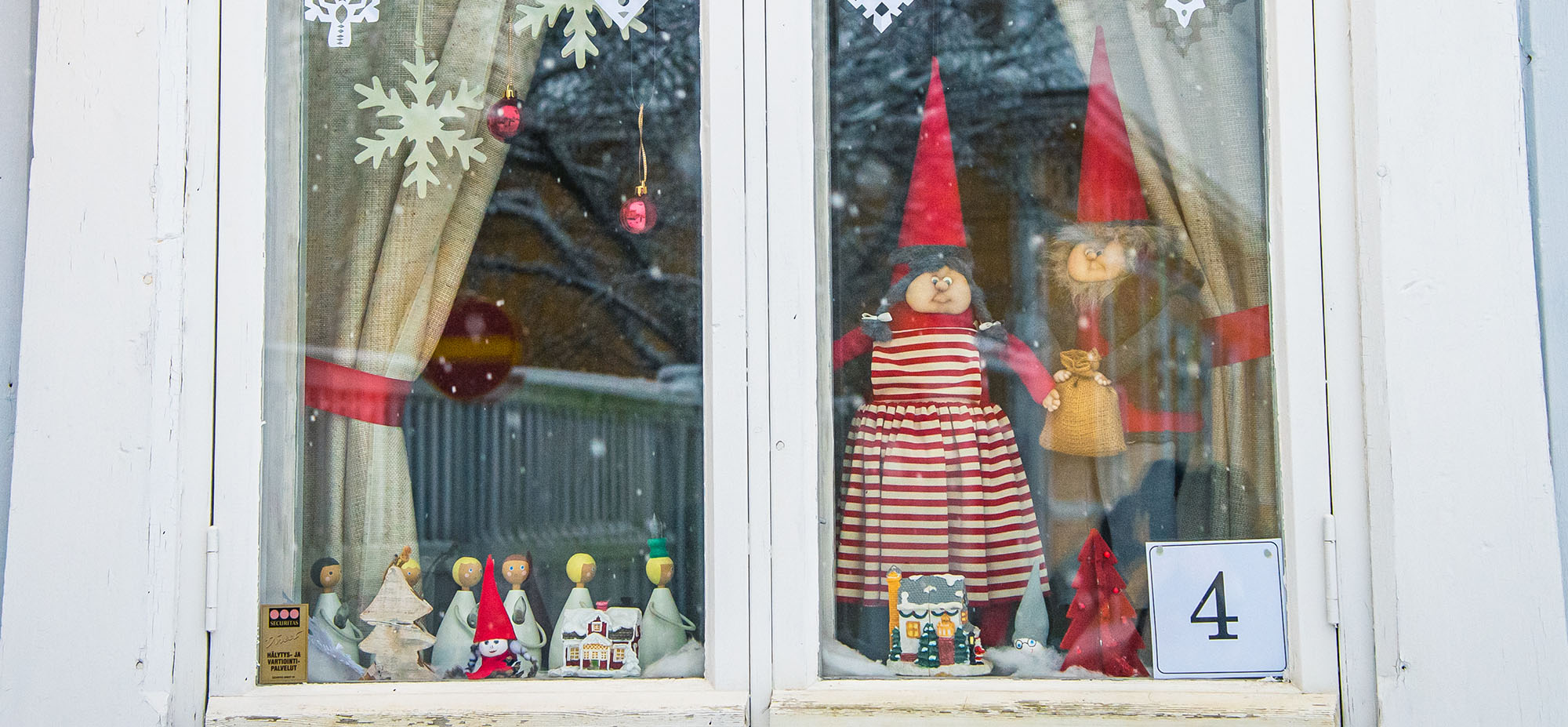 The charming Christmas Calendar Windows of Old Rauma can be admired once  again in December - Rauma.fi