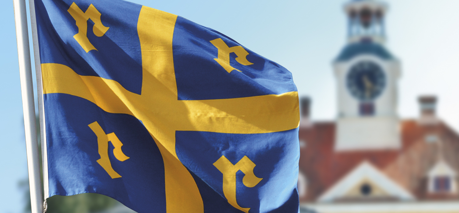 Rauman lippu ja Raatihuoneen torni.