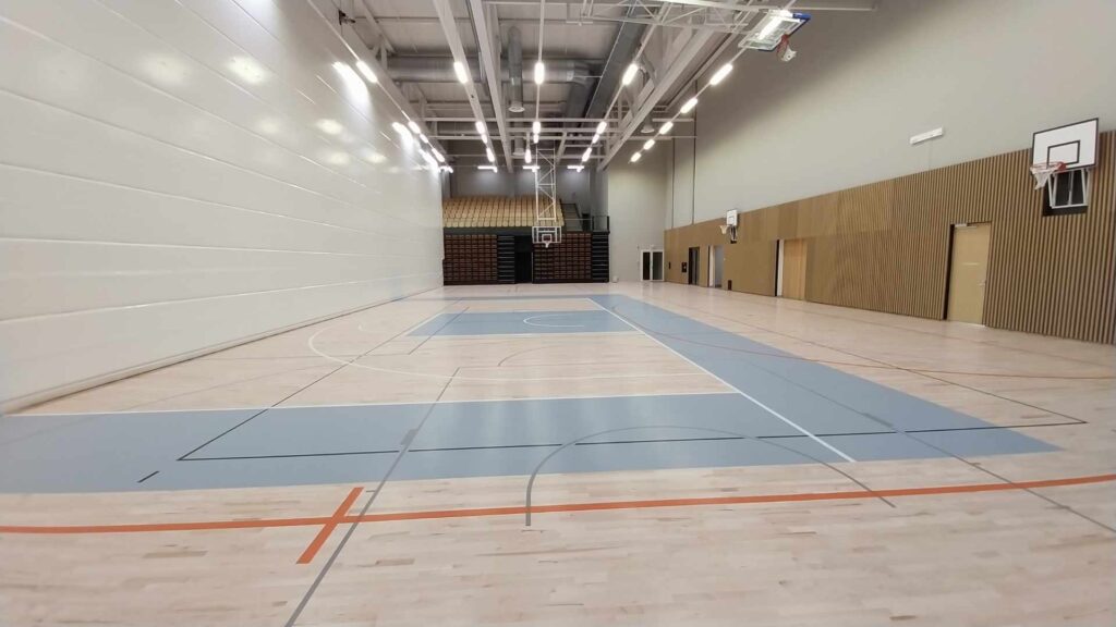 Karin Kampus liikuntasali 630 m2.