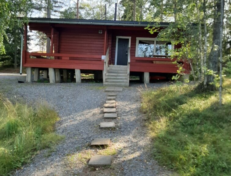 Yard area of Mantereenpää lakeside sauna.