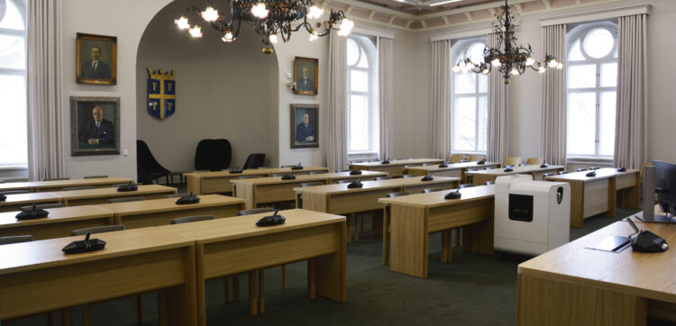 Rauman kaupungintalon valtuustosali.