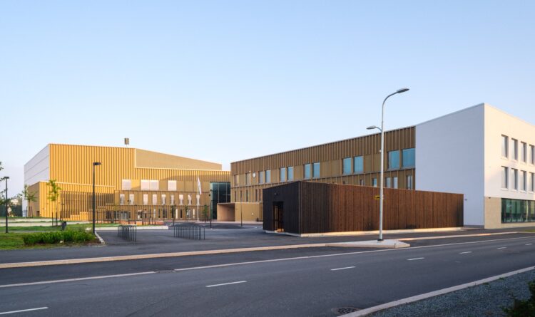 Karin kampus Alfredinkadun puolelta.