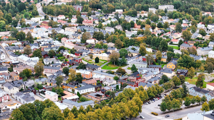 Vanha Rauma ilmakuvassa kesällä 2024.