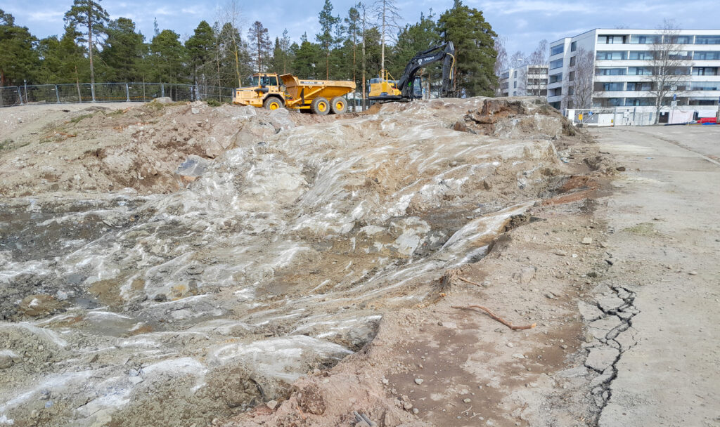 Nanunkallion Koulun Ensimm iset Betonirungot Asennetaan Kev n Aikana 
