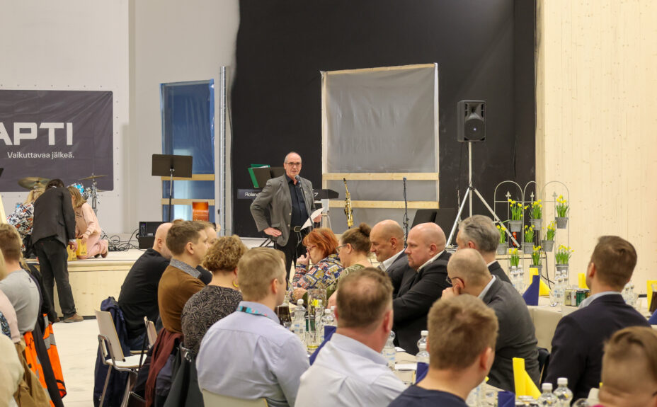 teknisen valiokunnan puheenjohtaja Rainer Lehti