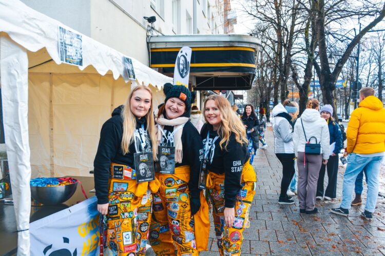 Opiskelijat approilla