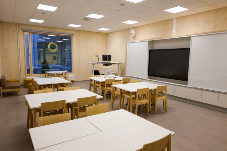 Monitoimikeskuksen luokkatila