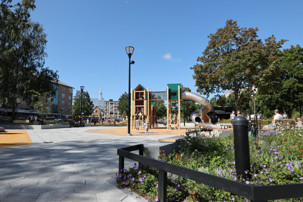 Photo of playground equipment in the renovated Rauma Central Park.