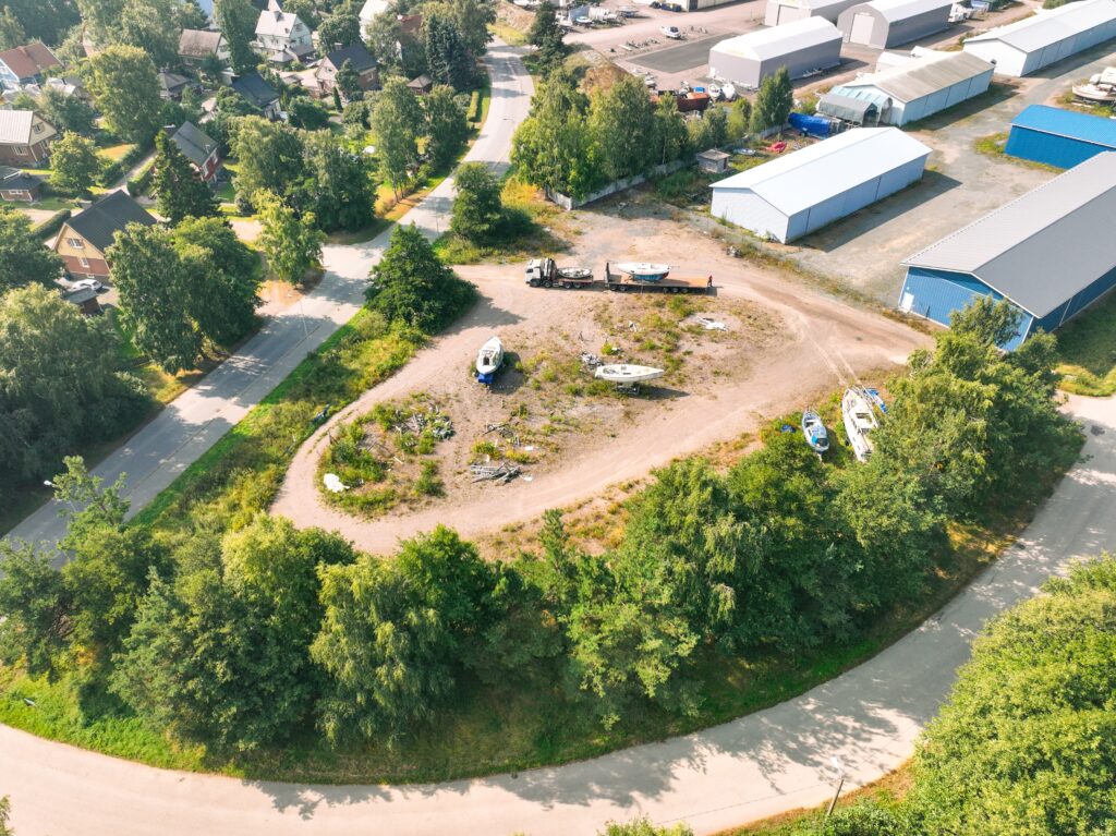 Kompin entinen venesäilytysalue.