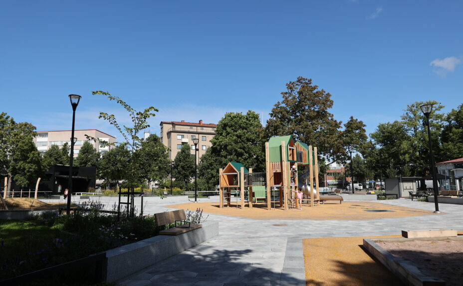 Photo of playground equipment in the renovated Rauma Central Park.